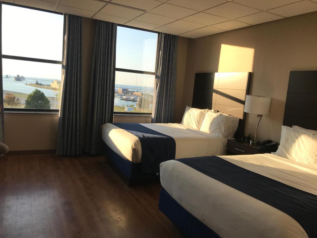 Ariel Broadway Hotel Lorain Bagian luar foto