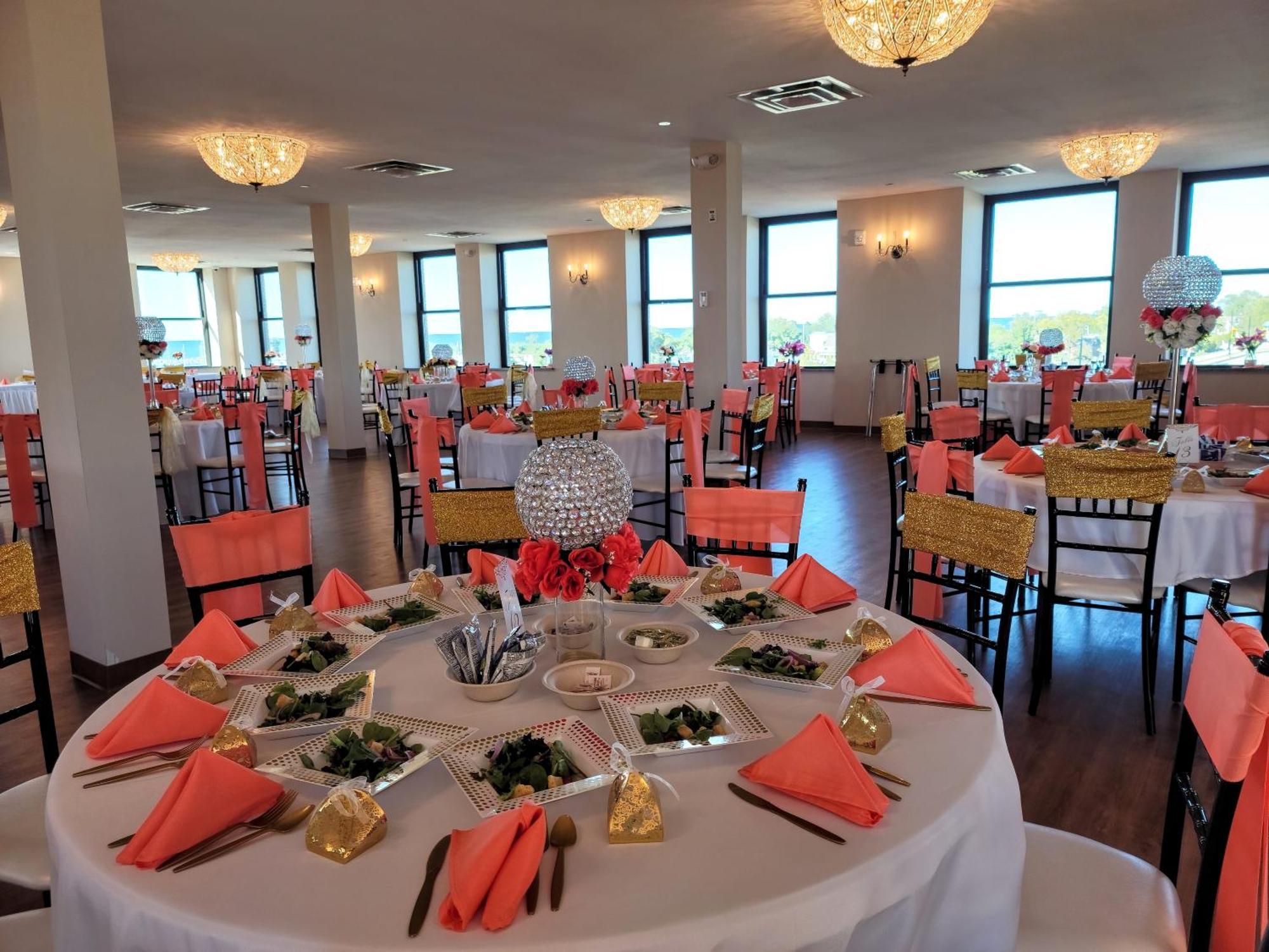 Ariel Broadway Hotel Lorain Bagian luar foto