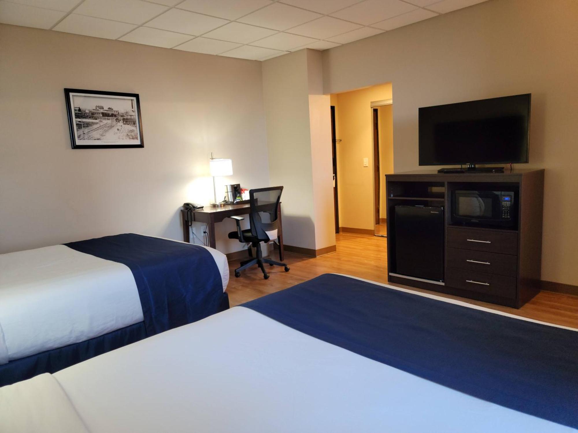 Ariel Broadway Hotel Lorain Bagian luar foto